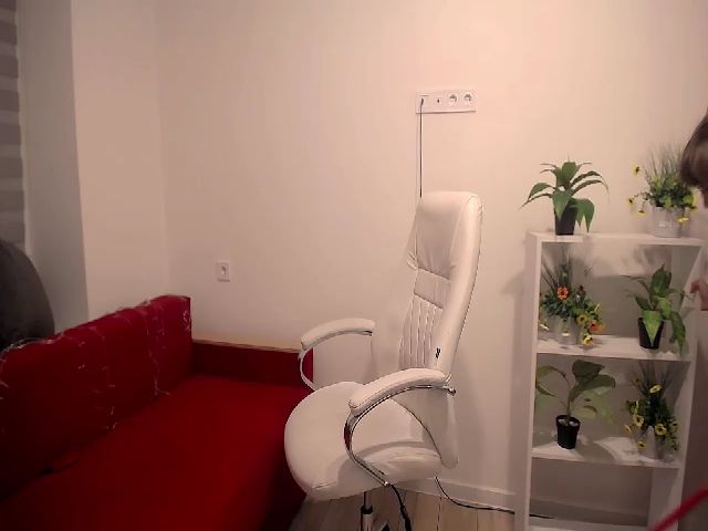 Live sex webcam photo for Viktoria_Vi #268625479