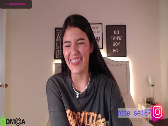 Live sex webcam photo for Rose_se #268626269