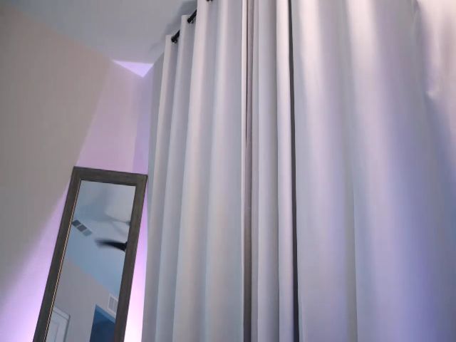 Live sex webcam photo for MissYami #268626130