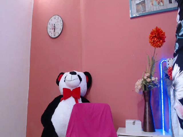 Live sex webcam photo for Victoria_flr #268628325
