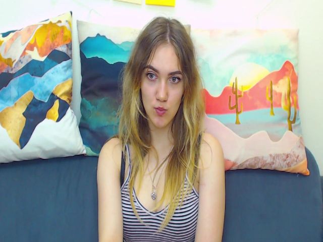 Live sex webcam photo for NancyYounq #268625954