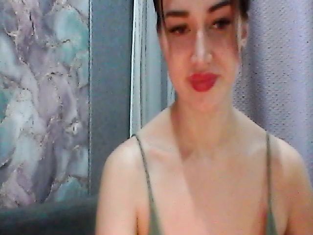 Live sex webcam photo for EmiliyaFoxy #268619705