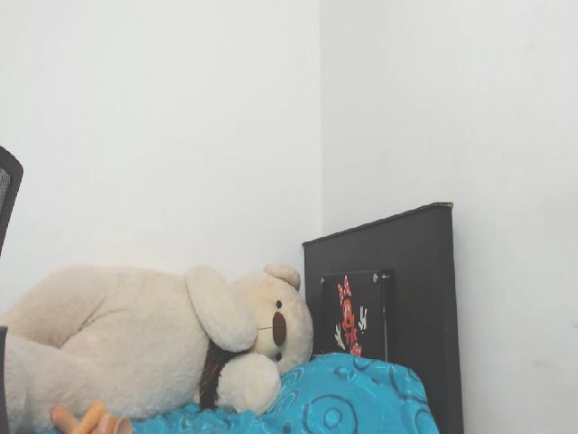 Live sex webcam photo for DIANA_STEVEN #268616850