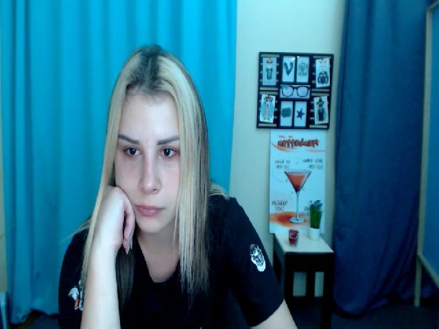 Live sex webcam photo for PolliMilk #268612156