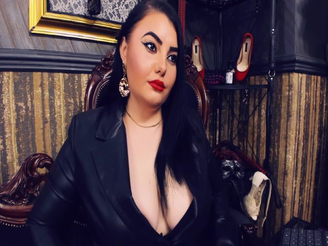 Live sex webcam photo for MelissaGlow #268617609