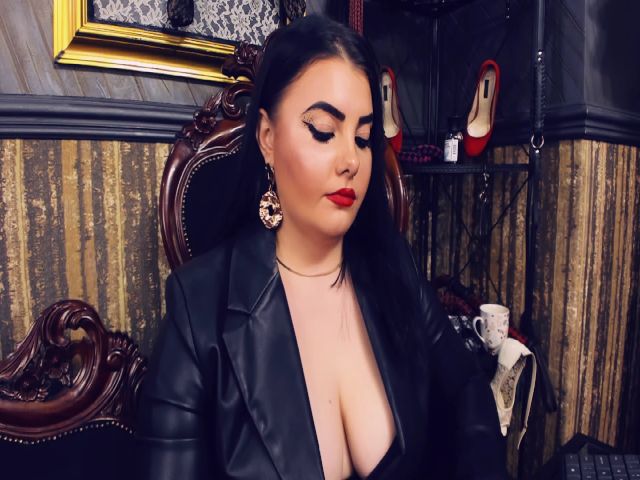 Live sex webcam photo for MelissaGlow #268620825