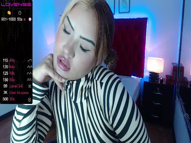 Live sex webcam photo for Shantalsweet #268622175