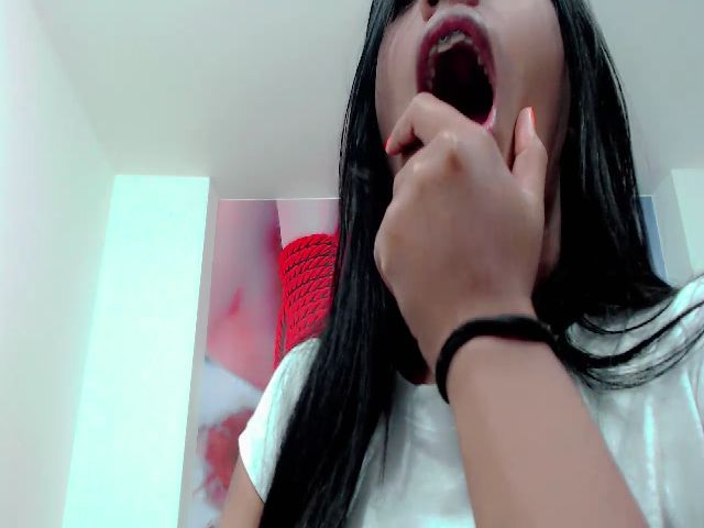 Live sex webcam photo for IvannaSofia20 #268627348