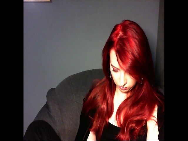 Live sex webcam photo for VirginLuna18 #268620250