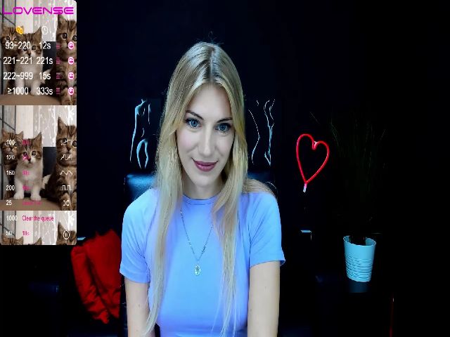 Live sex webcam photo for LiliManchest #268621396