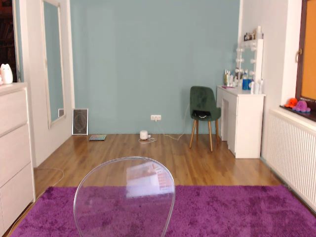 Live sex webcam photo for Conny___ #268625533