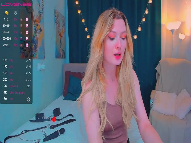 Live sex webcam photo for AlexaShik #268621775