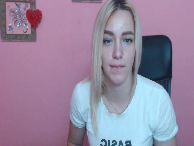 Live sex webcam photo for KetiLove_ #268612182