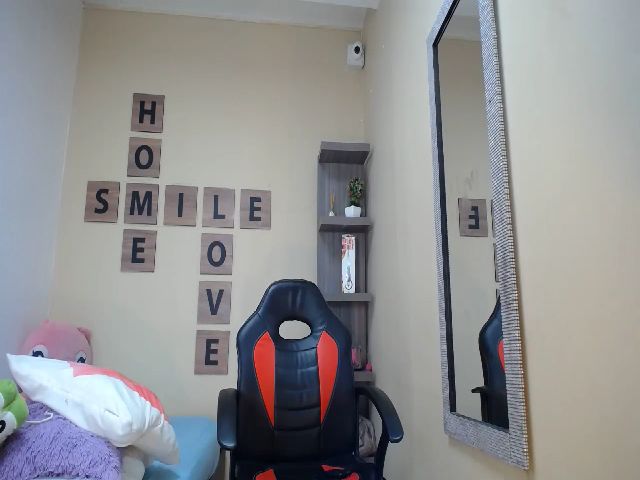 Live sex webcam photo for Gabi_Lovely #268628694