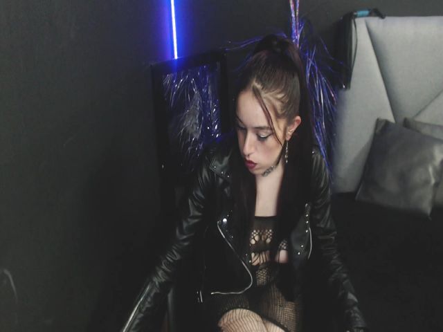 Live sex webcam photo for samantasmithh #268612502