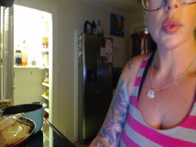 Live sex webcam photo for CashmereRox #268611842