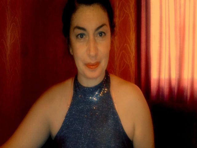 Live sex webcam photo for EmilyBelly #268619141