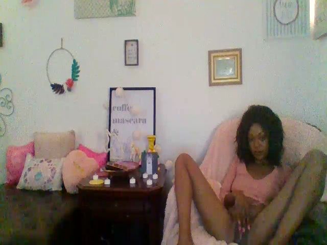 Live sex webcam photo for GirlNextD00r3 #268623523