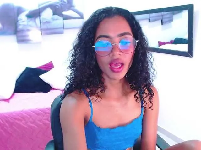 Live sex webcam photo for Anniemiss #268624626