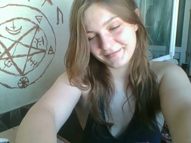 Live sex webcam photo for Marguerite_1_ #268620536