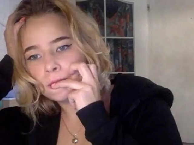 Live sex webcam photo for GraceXhoney #268624637