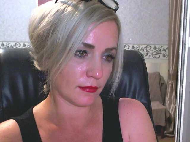 Live sex webcam photo for SmokingWoman #268609984