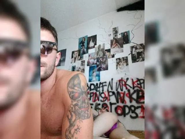 Live sex webcam photo for Lana69Curt21 #268623077