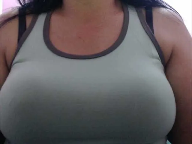 Live sex webcam photo for luzzyhot #268646655