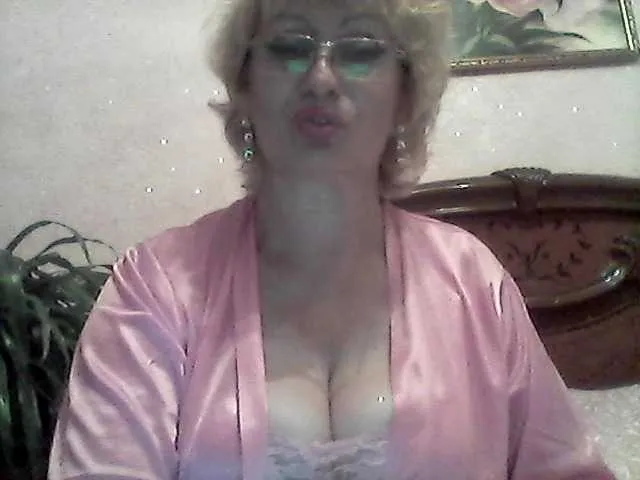 Live sex webcam photo for Ur-Mami #268645520