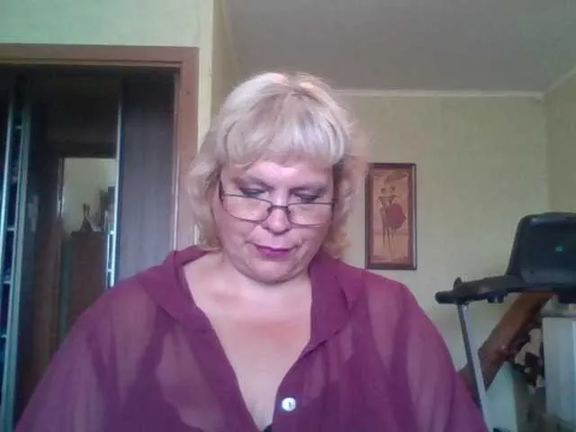 Live sex webcam photo for LOLA88888 #268640210