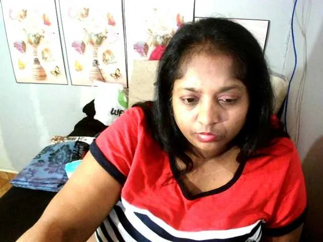 Live sex webcam photo for Indiantasha #287986161
