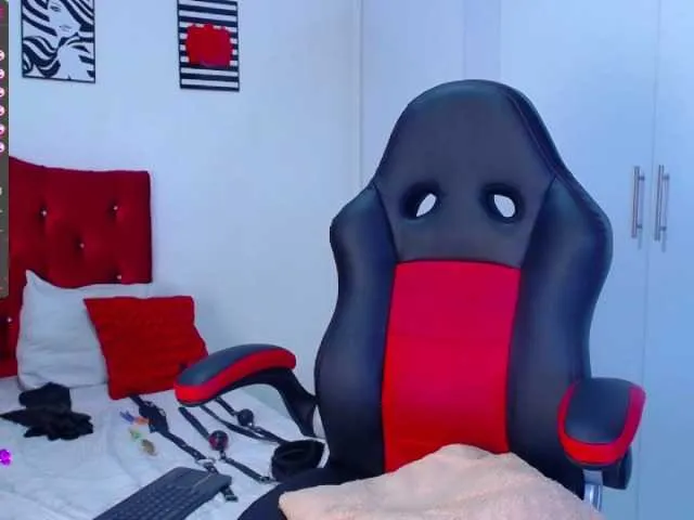 Live sex webcam photo for LadyFetish #268630428