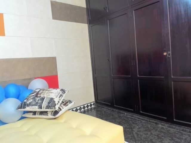 Live sex webcam photo for cristal-230 #268630704