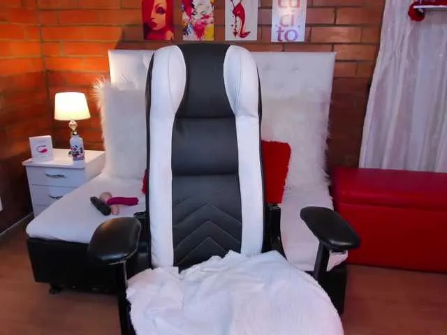 Live sex webcam photo for Tinadirosso #268636017