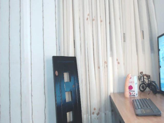 Live sex webcam photo for sophiiaaxx #268632195