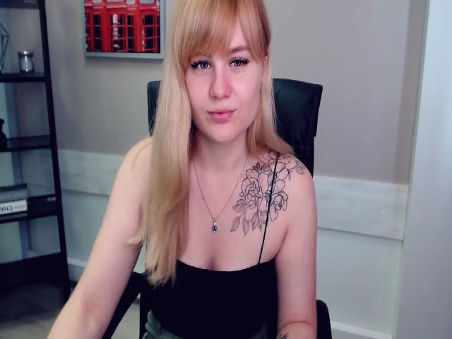 Live sex webcam photo for AdelinaBlondy #268633727