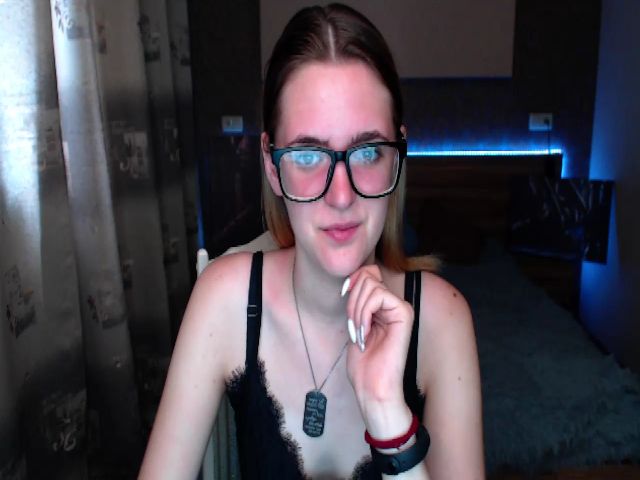 Live sex webcam photo for Ella_Hudson #268633521