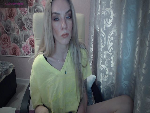 Live sex webcam photo for MaryJaness #268648494