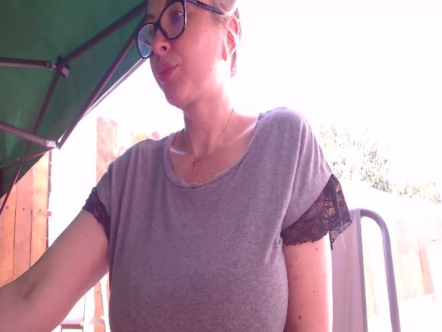 Live sex webcam photo for Singlemilff #268634565