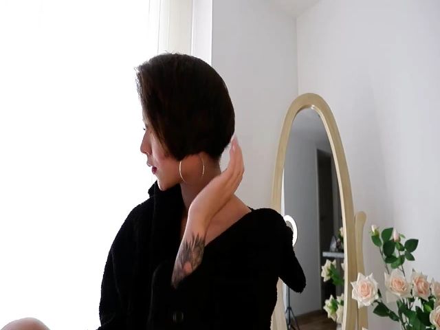 Live sex webcam photo for Anne_boleyn_ #268647323