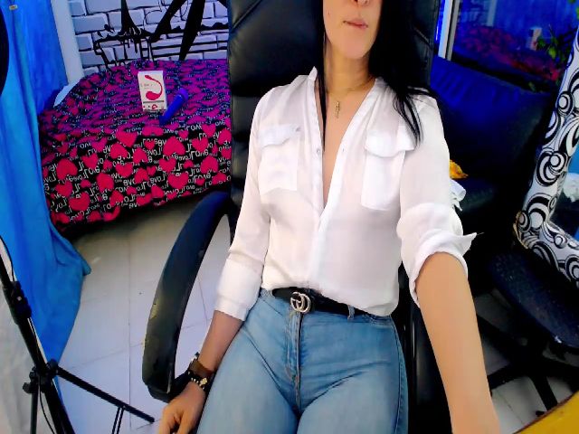 Live sex webcam photo for Sashabreck #287860180