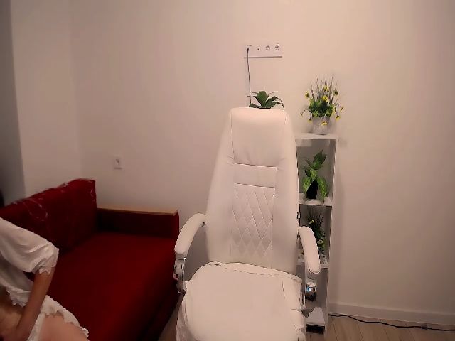 Live sex webcam photo for Viktoria_Vi #268651170