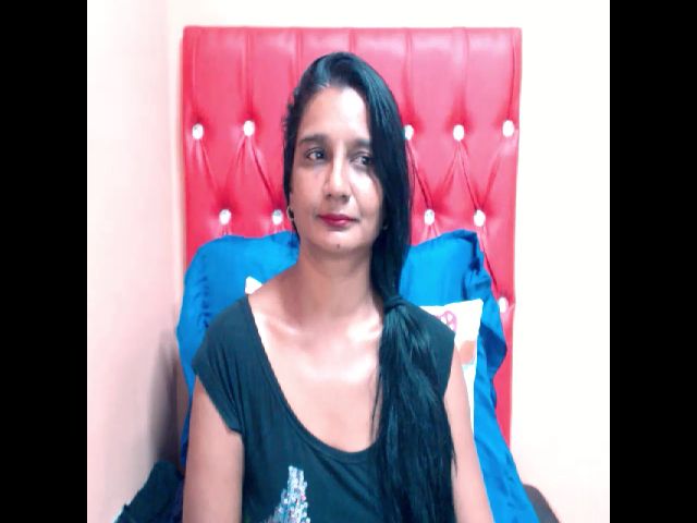 Live sex webcam photo for INDIANCANDY69 #268632359