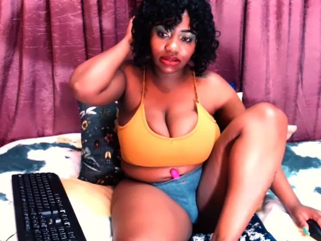 Live sex webcam photo for Ebonyboobz4u #268647112