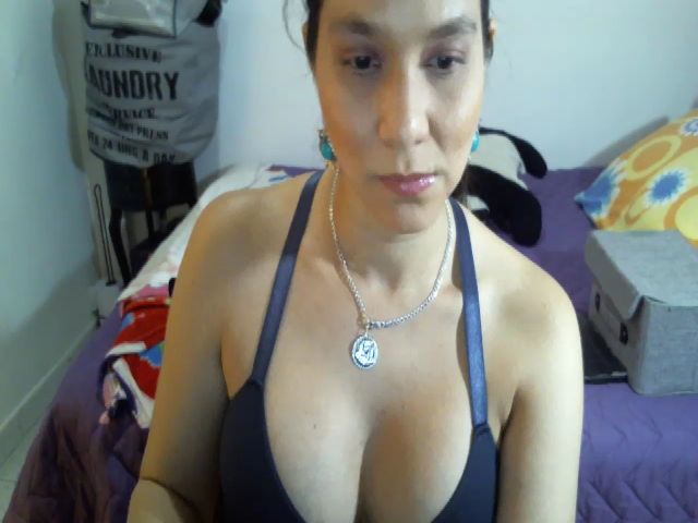 Live sex webcam photo for Sofiahenao #268650260