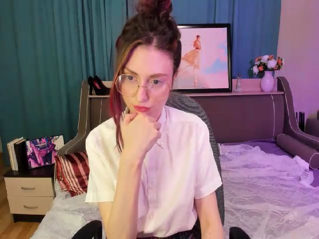 Live sex webcam photo for MadFrau #268647779