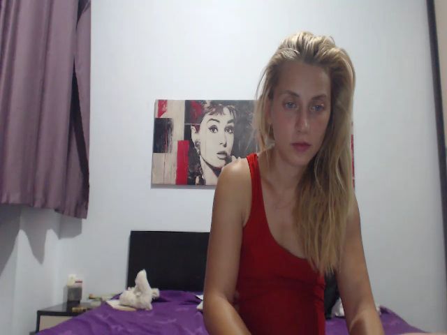 Live sex webcam photo for MonicaDiamond #268650786