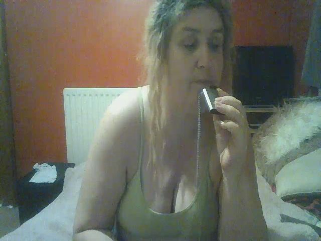 Live sex webcam photo for YUMMYMUMMY39 #268650027