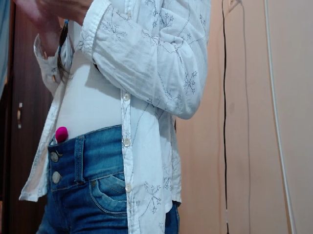 Live sex webcam photo for LaraSmiith_ #268632662