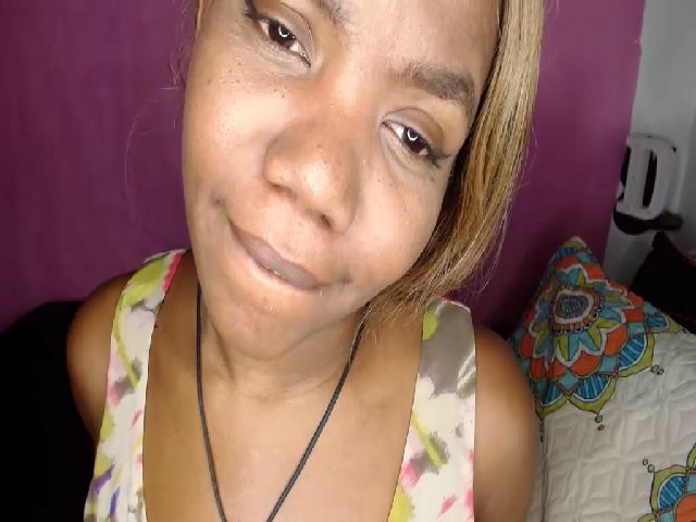 Live sex webcam photo for Aislinnfire #268651058